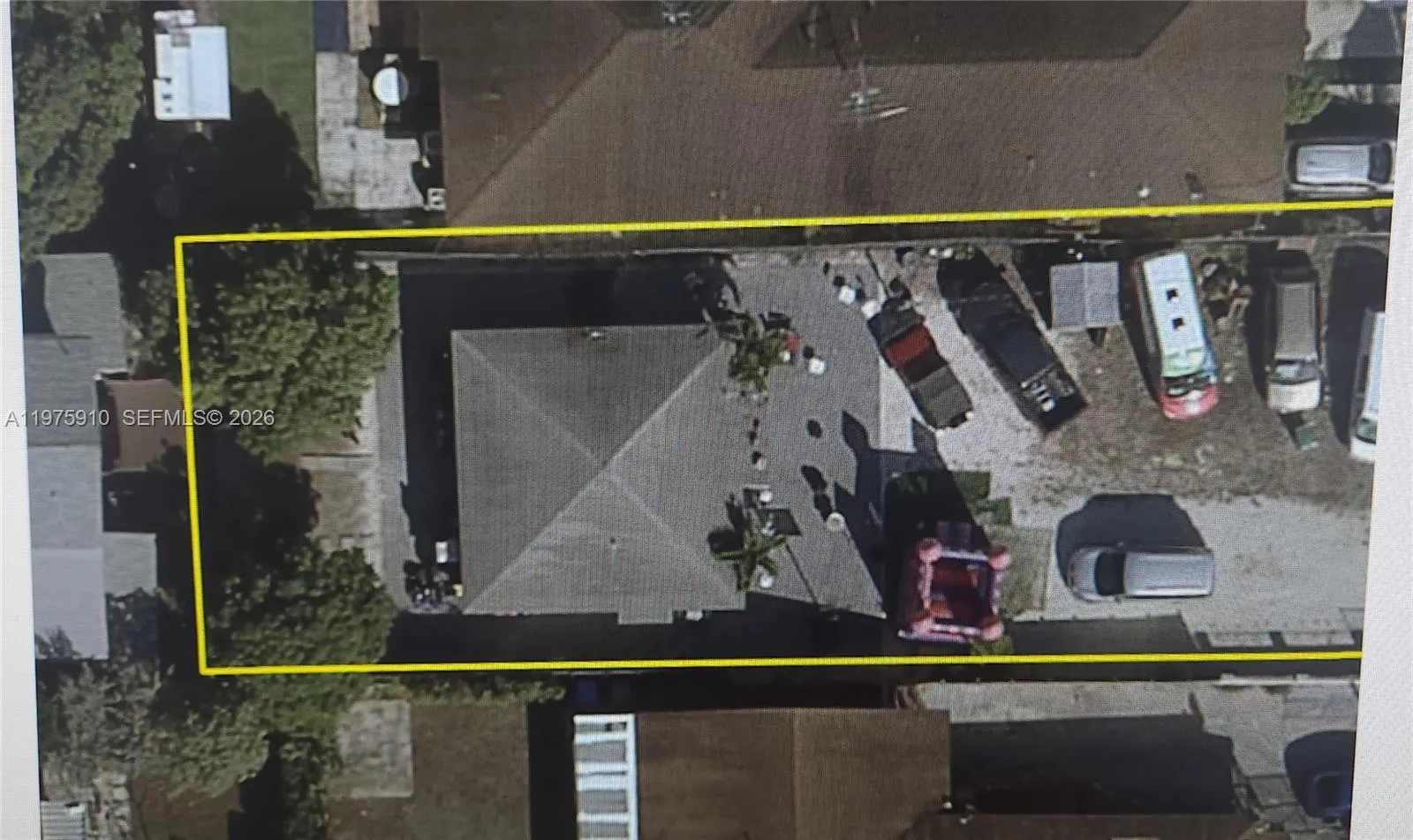 Foto de propiedad en 150 NW 17th Court, Miami, FL 33125 Miami con MLS# 