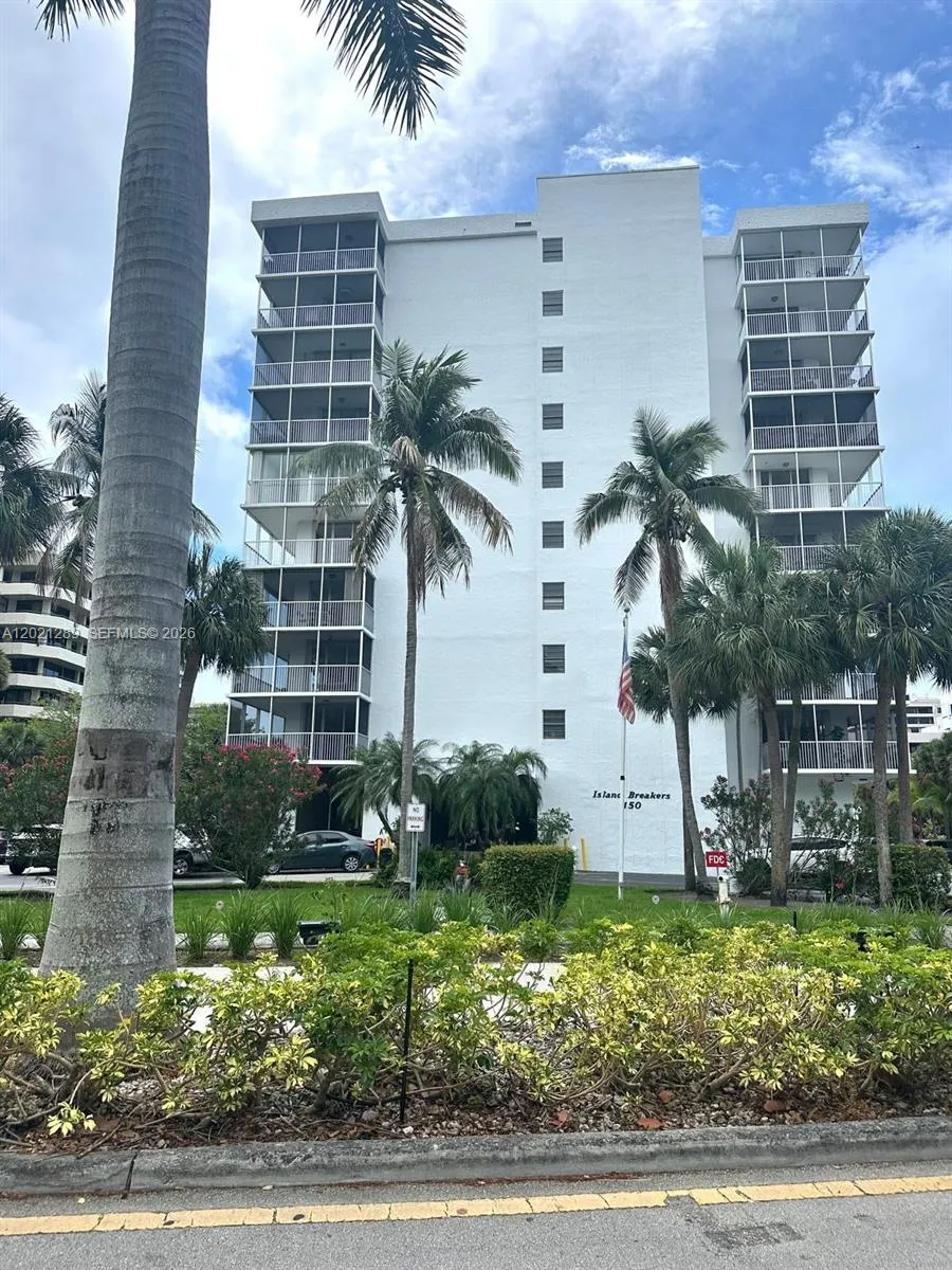 Foto de propiedad en 150 Ocean Lane Drive 2A, Key Biscayne, FL 33149 Key Biscayne con MLS# 