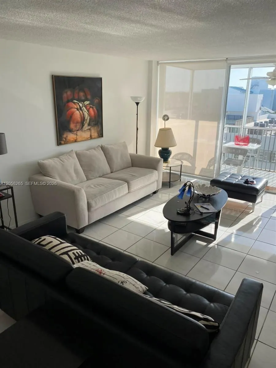 Foto de propiedad en 150 Ocean Lane Drive 8B, Key Biscayne, FL 33149 Key Biscayne con MLS# 