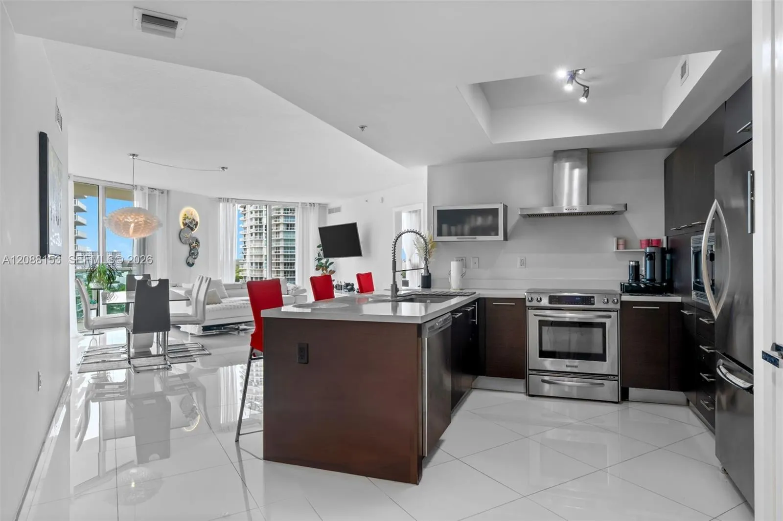 En Venta 150 Sunny Isles Boulevard 1-1004, Sunny Isles Beach, FL 33160, Sunny Isles Beach, FL 33160