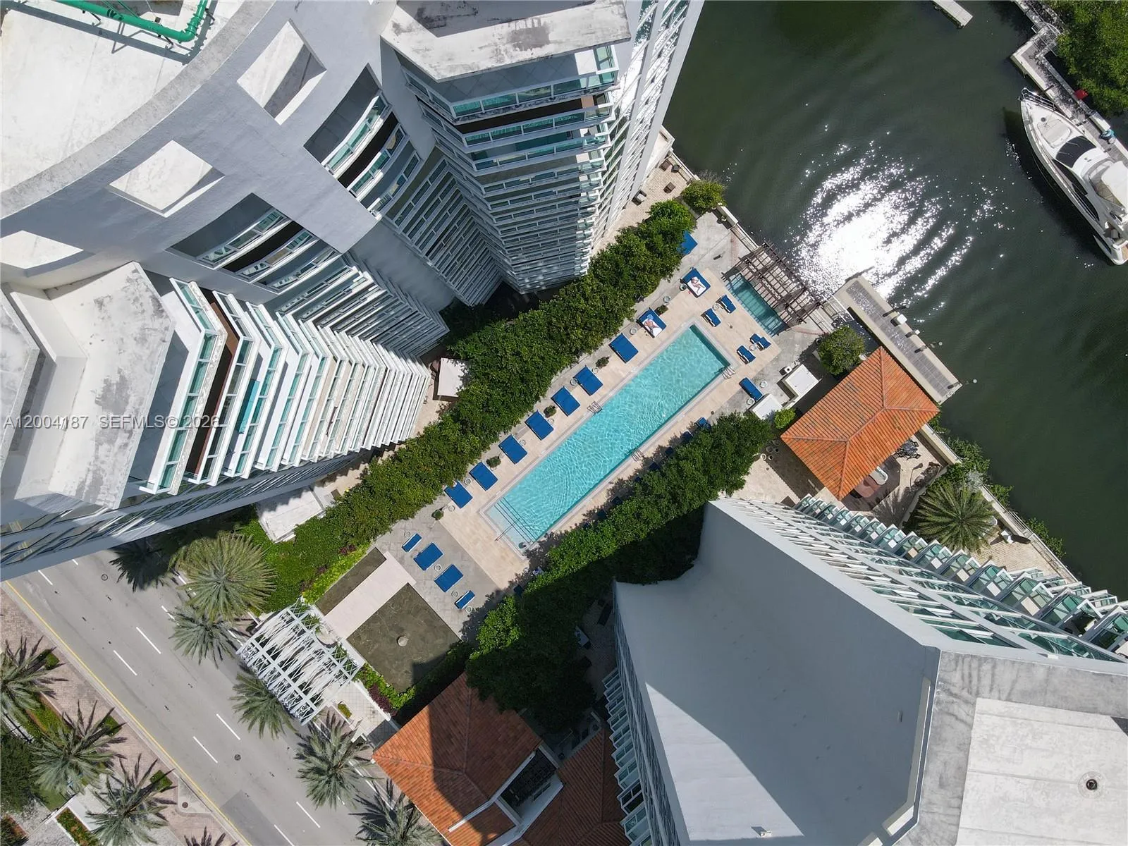 Foto de propiedad en 150 Sunny Isles Boulevard 1-1603, Sunny Isles Beach, FL 33160 Sunny Isles Beach con MLS# 
