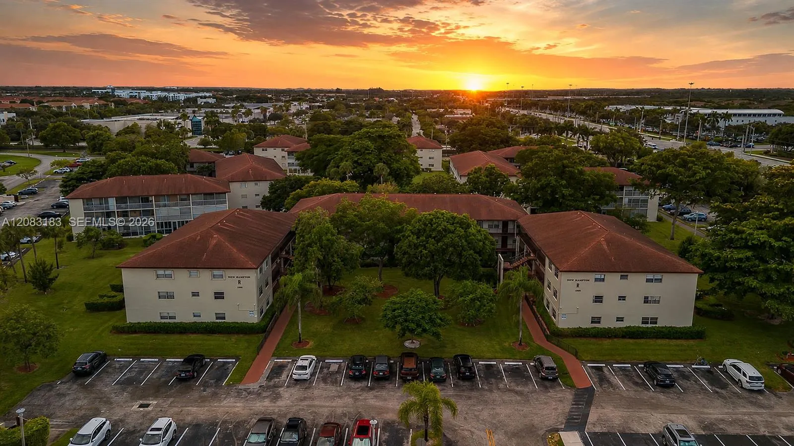 En Venta 150 SW 134th Way 304R, Pembroke Pines, FL 33027, Pembroke Pines, FL 33027