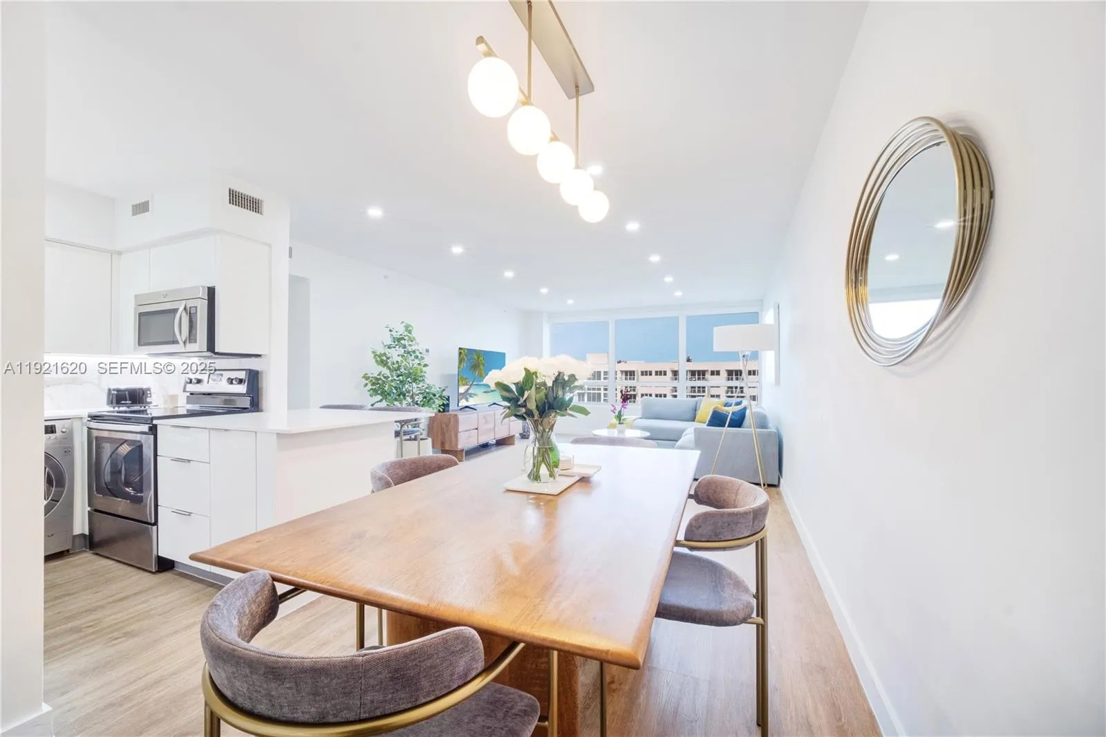 Foto de propiedad en 1500 Bay Road 1558S, Miami Beach, FL 33139 Miami Beach con MLS# 