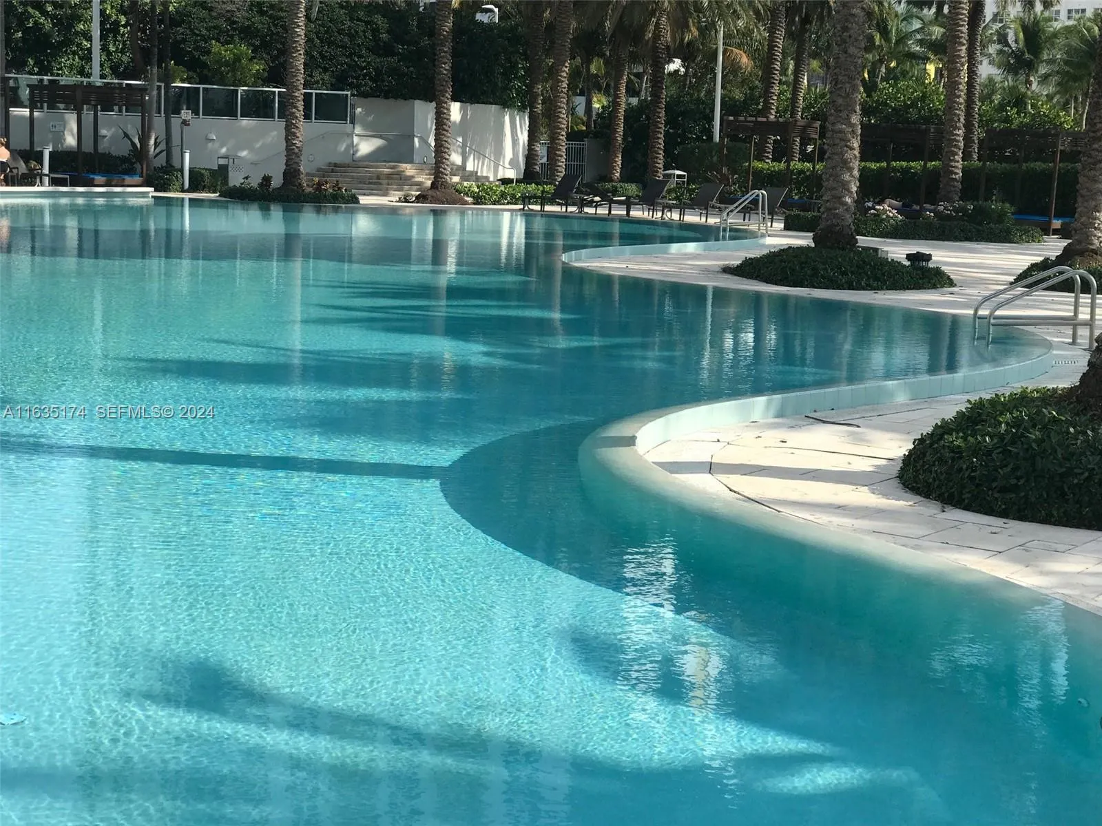 Foto de propiedad en 1500 Bay Road 522S, Miami Beach, FL 33139 Miami Beach con MLS#