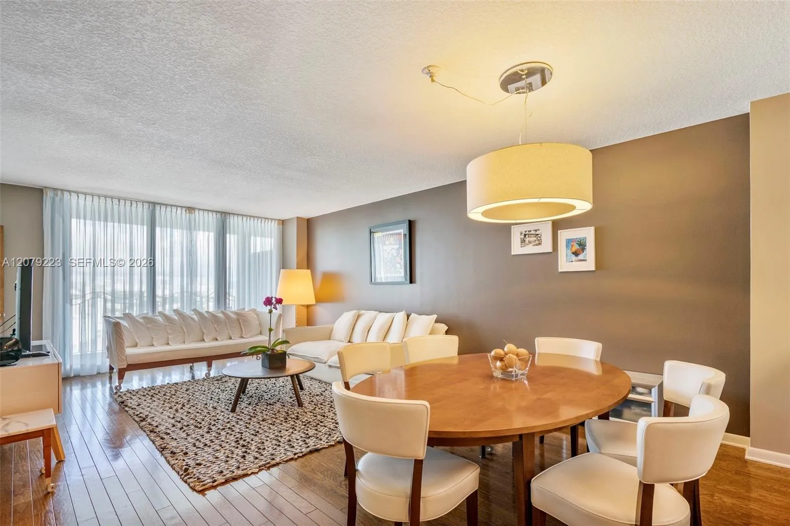 Foto de propiedad en 1500 Ocean Drive 810, Miami Beach, FL 33139 Miami Beach con MLS# 