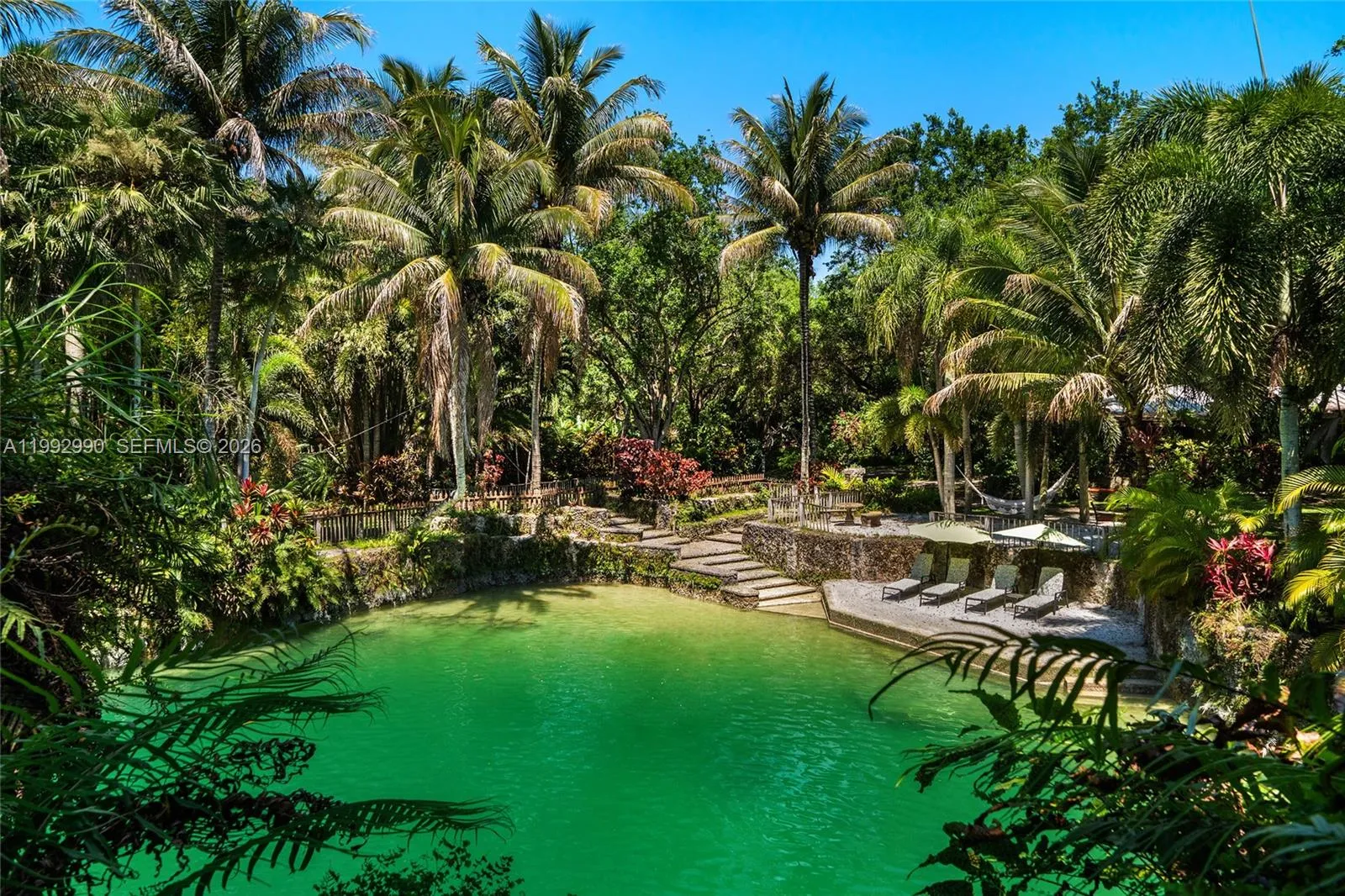 Foto de propiedad en 15000 SW 200th Street, Miami, FL 33187 Miami con MLS# 