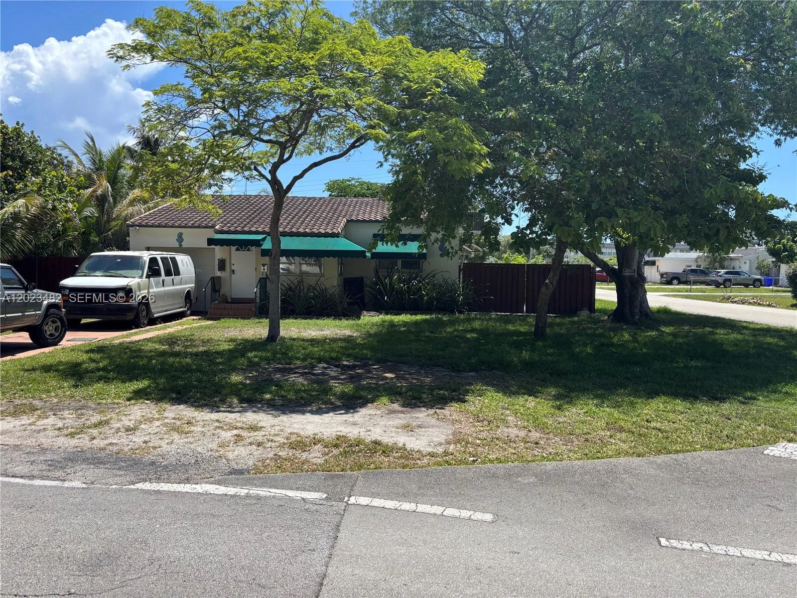 Vendido 1501 N 16th Court, Hollywood, FL 33020, Hollywood, FL 33020