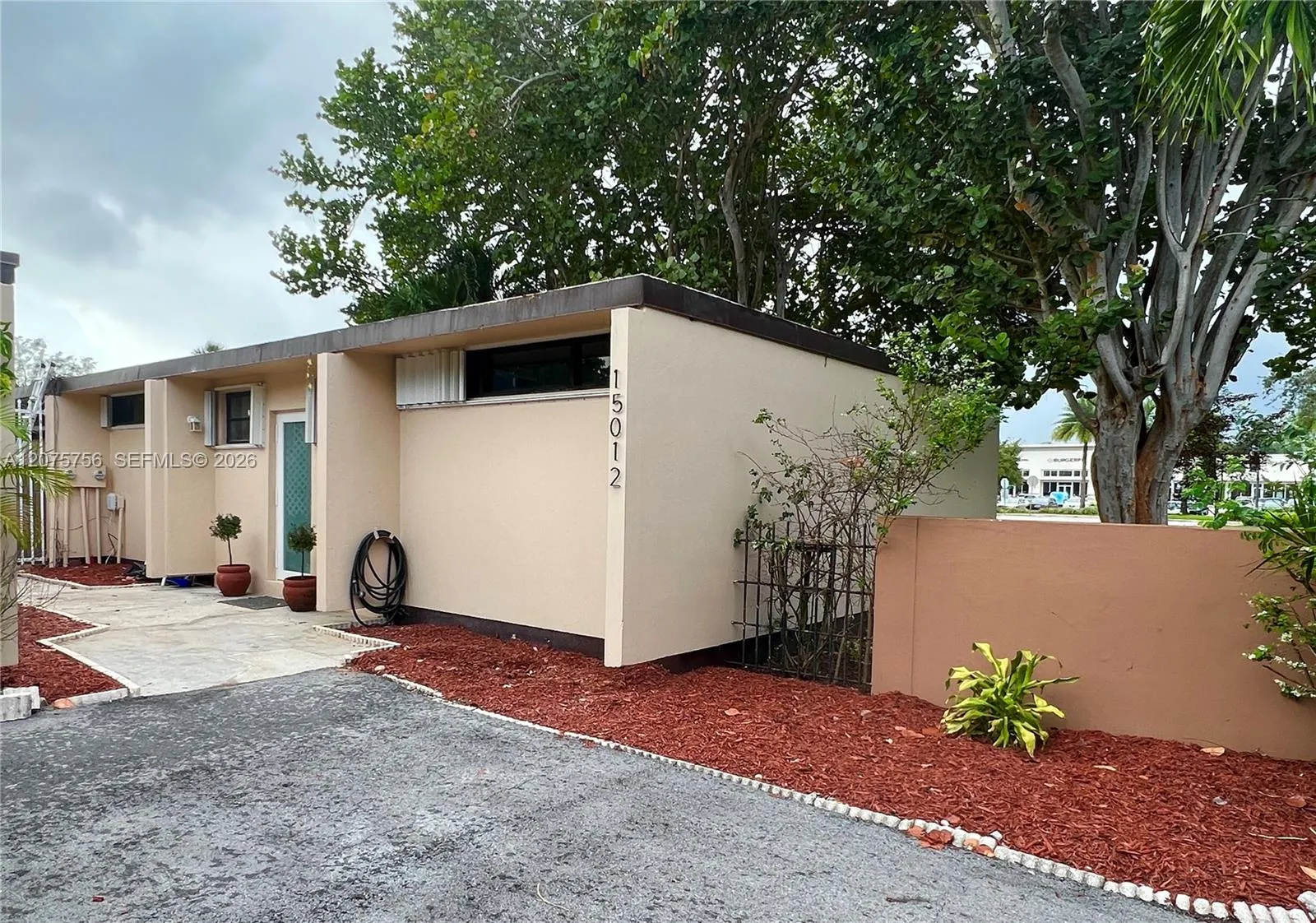 Foto de propiedad en 15012 Royal Palm Avenue 15012, Miami Lakes, FL 33014 Miami Lakes con MLS# 