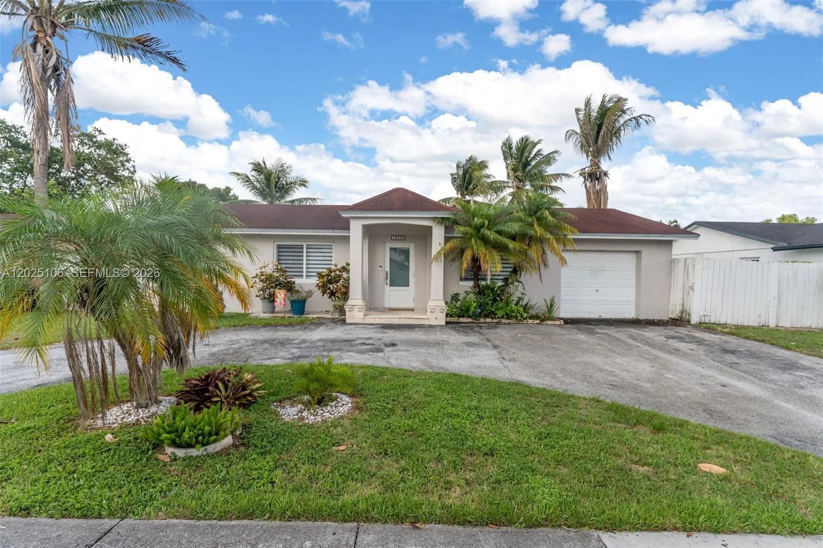 Vendido 15042 SW 69th Street, Miami, FL 33193, Miami, FL 33193