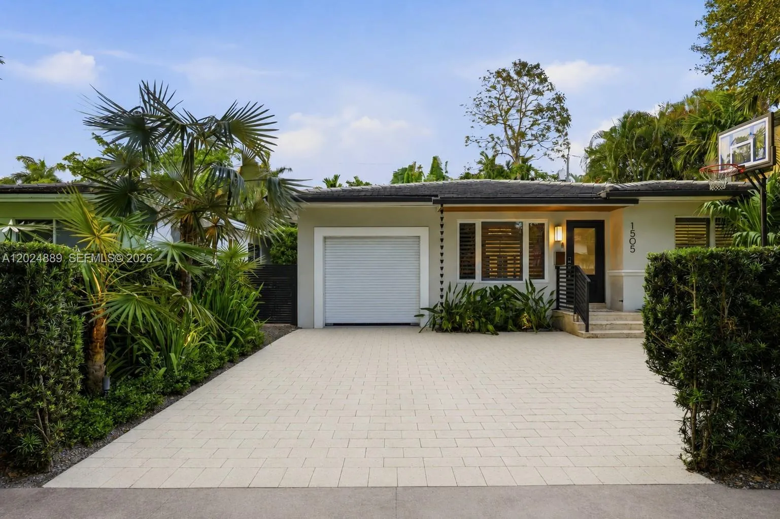 En Venta 1505 Robbia Avenue, Coral Gables, FL 33146, Coral Gables, FL 33146