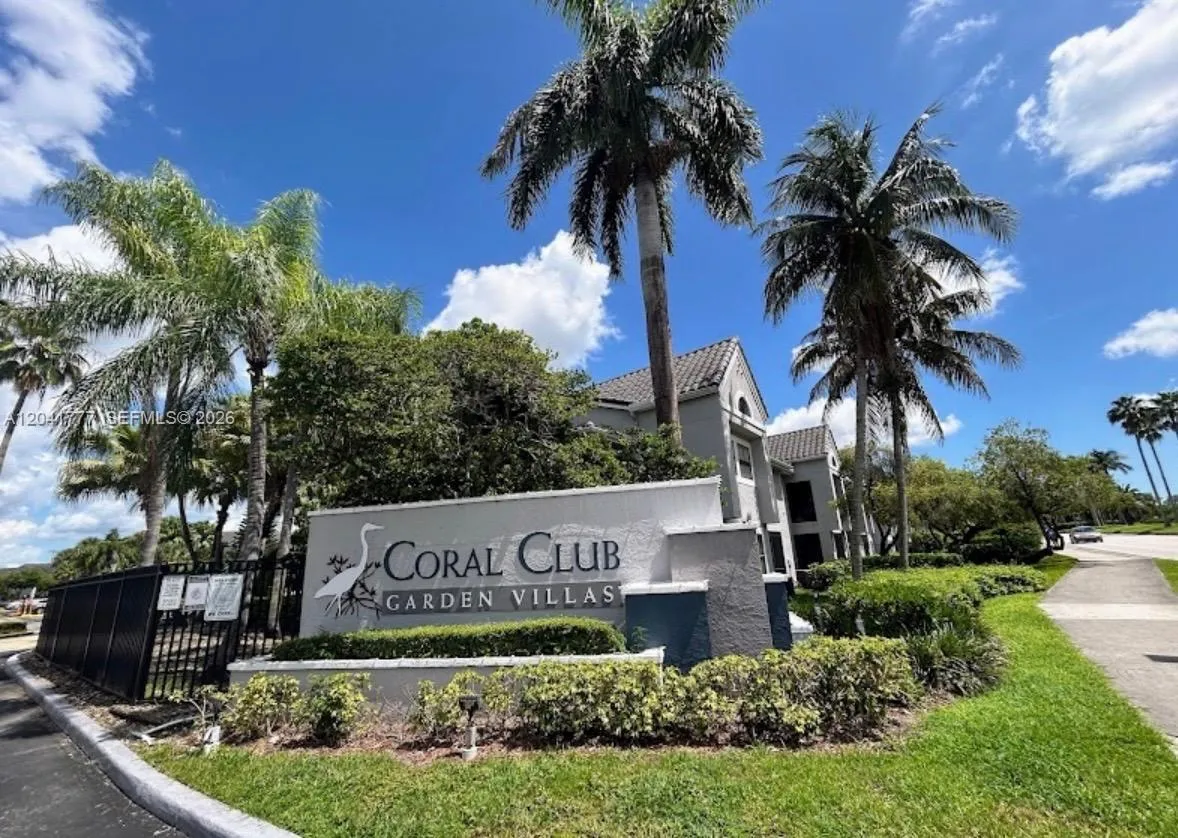 Foto de propiedad en 15050 SW 103rd Terrace 7202, Miami, FL 33196 Miami con MLS# 
