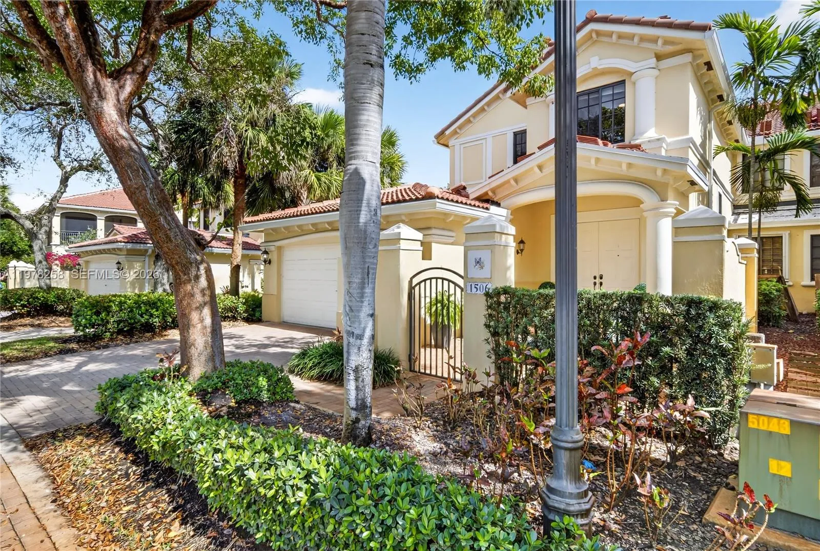 Foto de propiedad en 1506 Passion Vine Circle 23-3, Weston, FL 33326 Weston con MLS# 