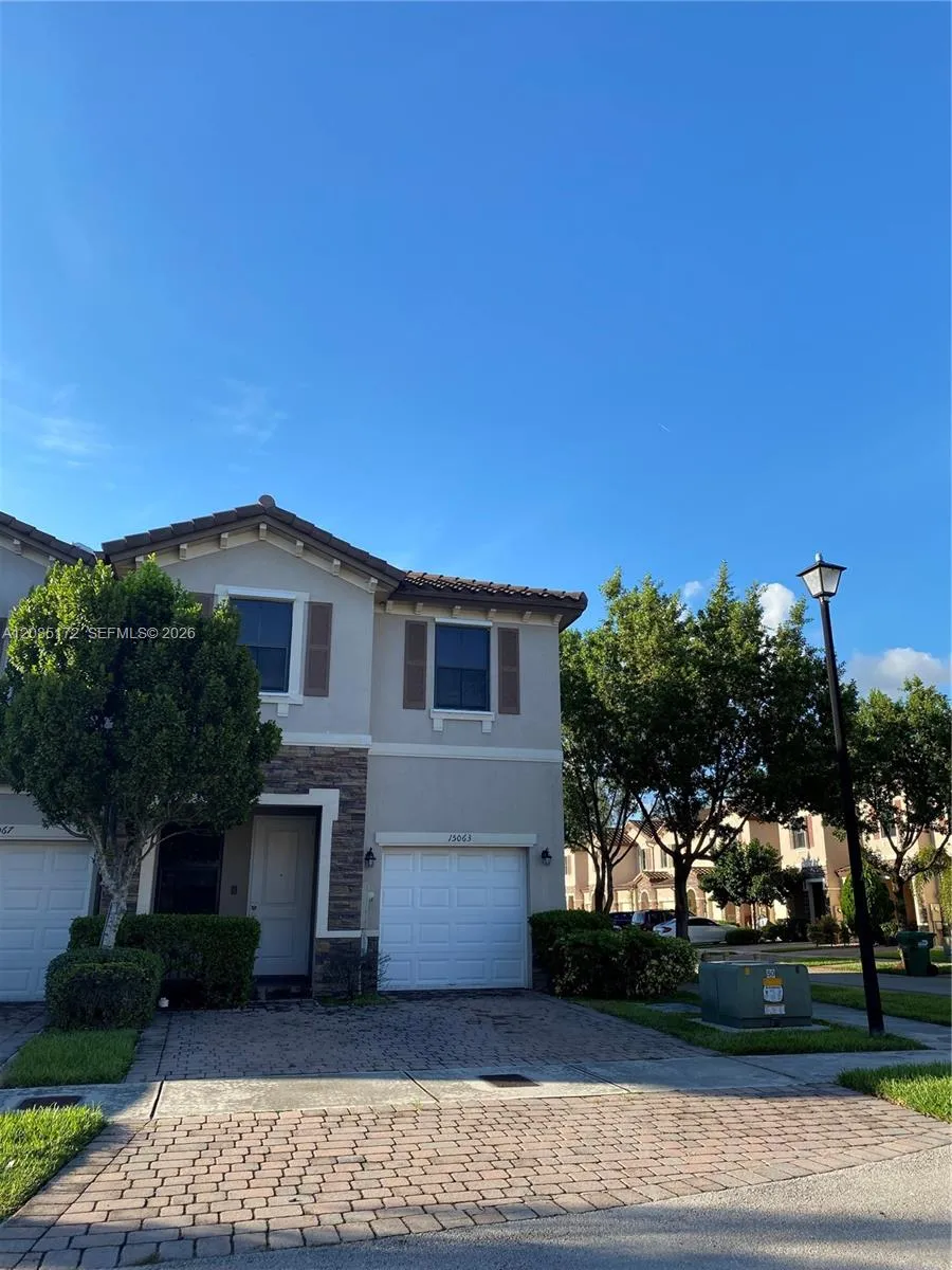 En Renta 15063 SW 118th Lane 15063, Miami, FL 33196, Miami, FL 33196