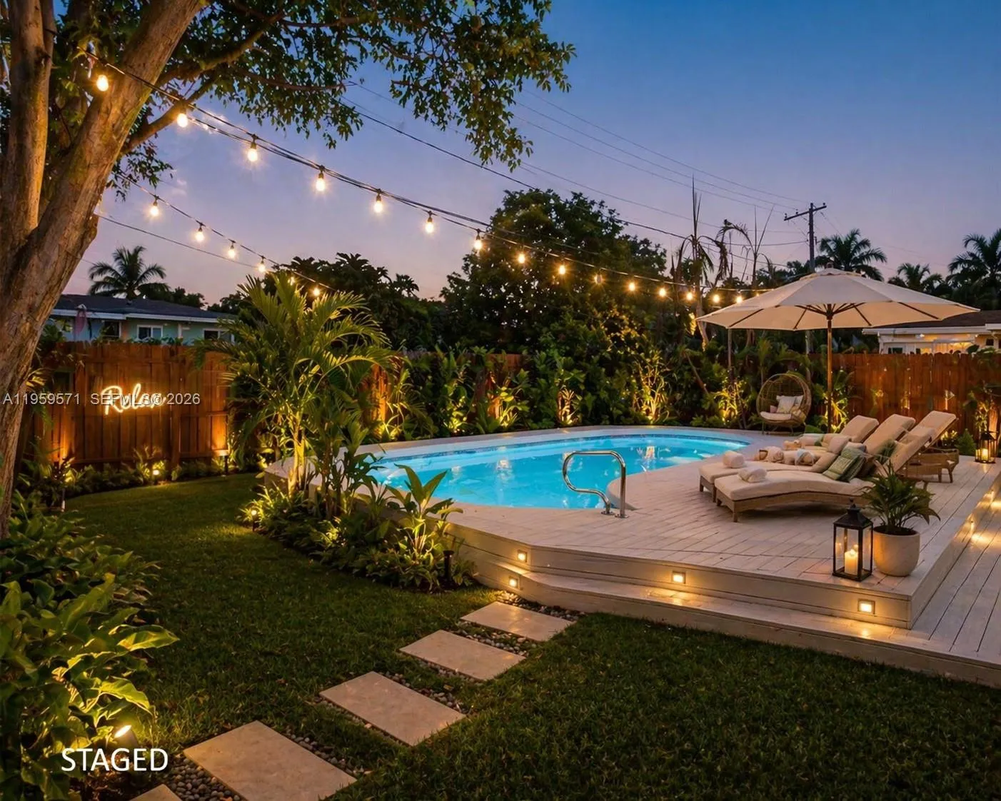Foto de propiedad en 1507 Harding Street, Hollywood, FL 33020 Hollywood con MLS# 