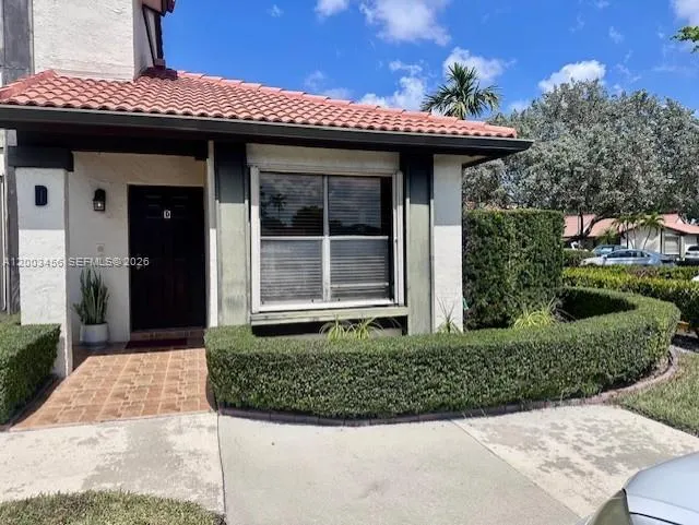 Foto de propiedad en 15070 SW 49th Lane D106, Miami, FL 33185 Miami con MLS# 