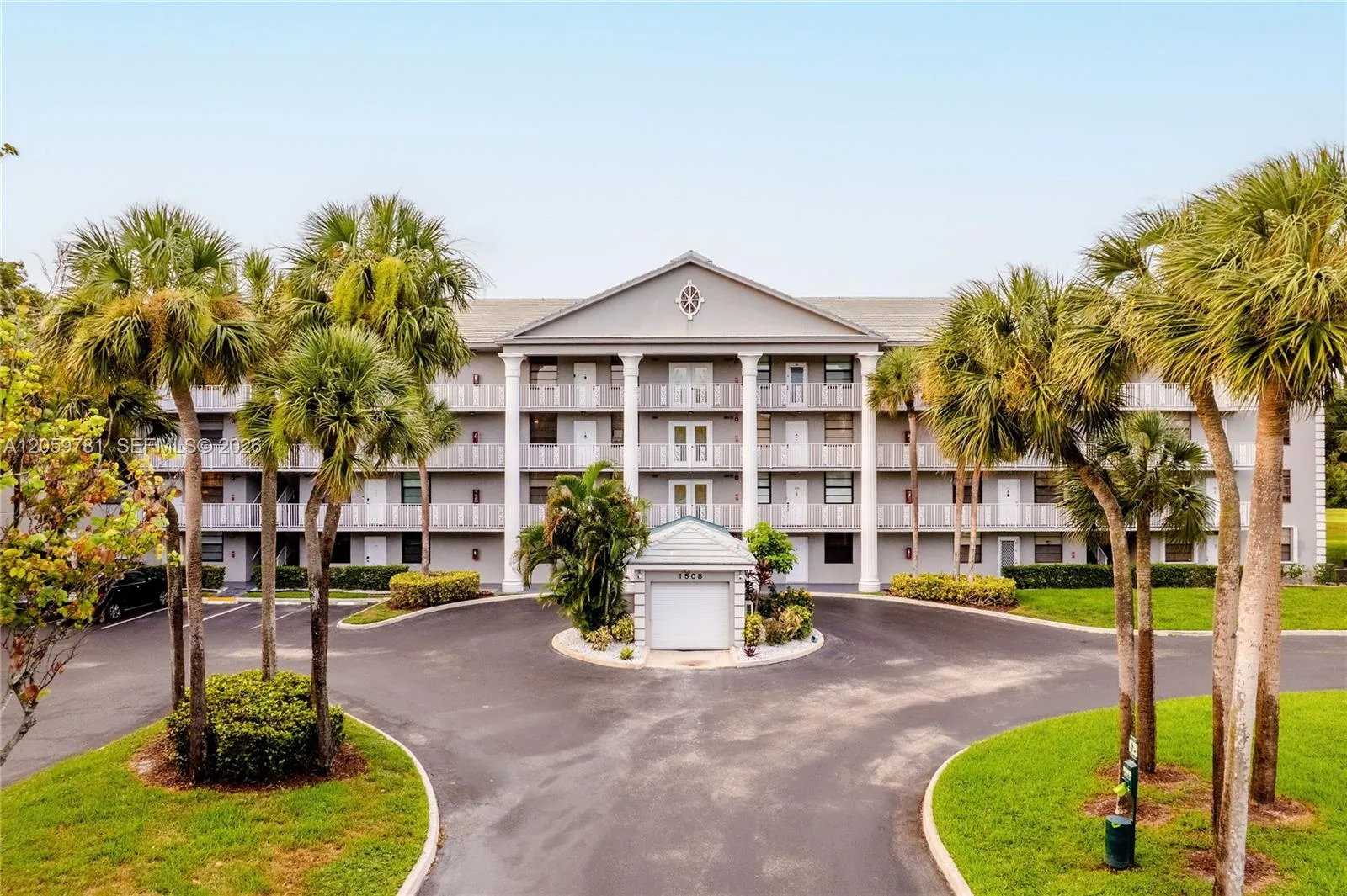 Foto de propiedad en 1508 S Whitehall 206, Davie, FL 33324 Davie con MLS# 