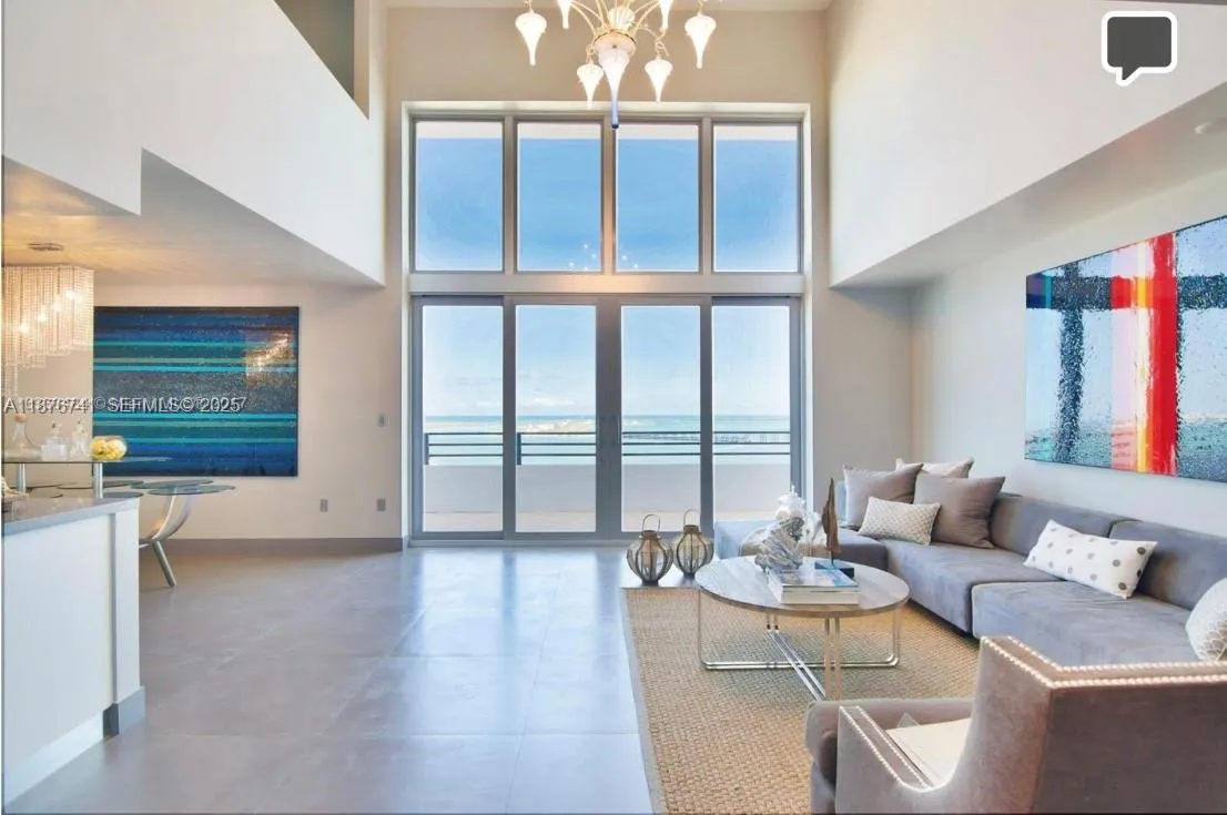 Foto de propiedad en 151 SE 15th Road 2703, Miami, FL 33129 Miami con MLS# 