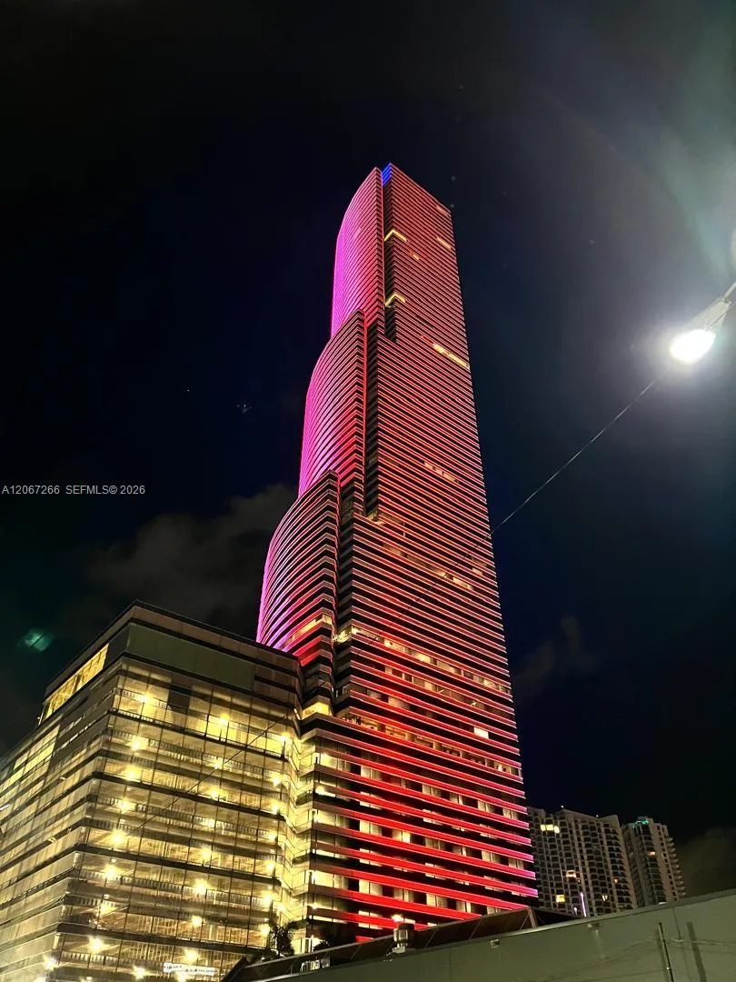 Foto de propiedad en 151 SE 1st Street 1206, Miami, FL 33131 Miami con MLS#
