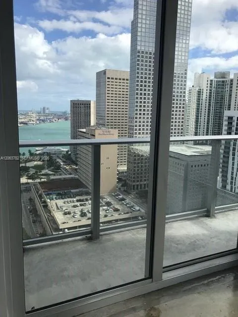 Foto de propiedad en 151 SE 1st Street 2801, Miami, FL 33131 Miami con MLS#