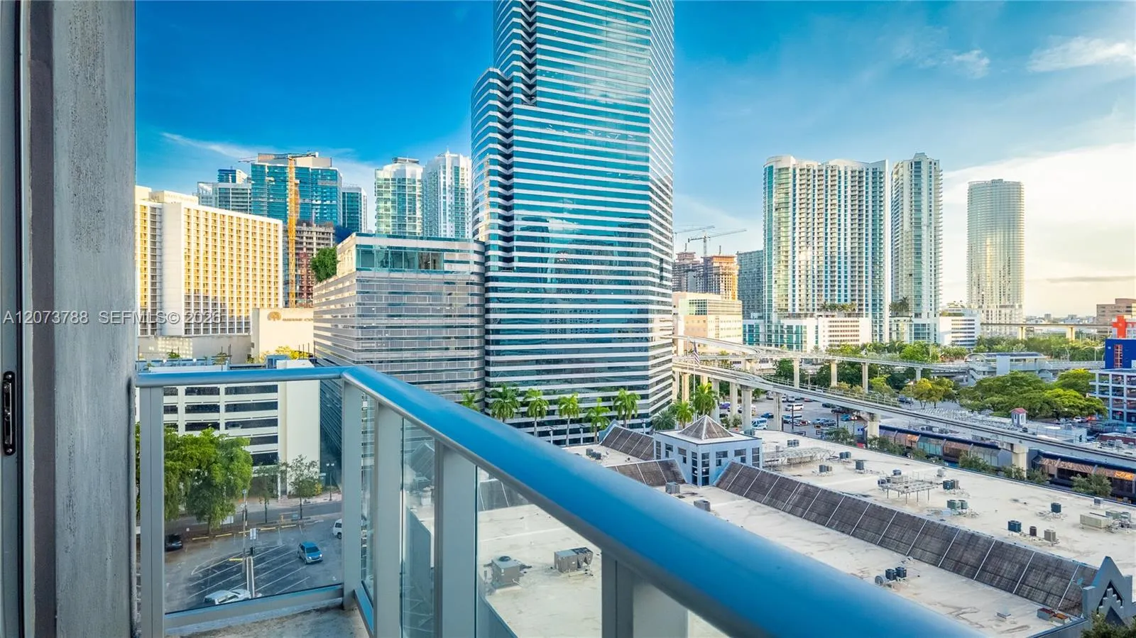 Foto de propiedad en 151 SE 1st Street 811, Miami, FL 33131 Miami con MLS# 