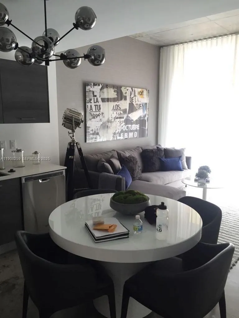 Foto de propiedad en 151 SE 1st Street 903, Miami, FL 33131 Miami con MLS# 