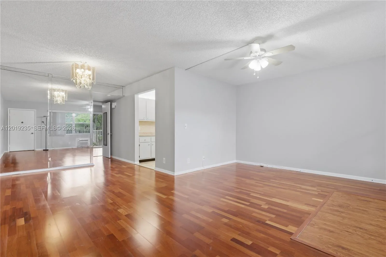 Foto de propiedad en 151 SW 134th Way 206N, Pembroke Pines, FL 33027 Pembroke Pines con MLS# 