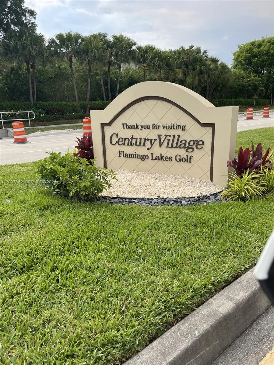 Foto de propiedad en 151 SW 135th Terrace 108T, Pembroke Pines, FL 33027 Pembroke Pines con MLS# 