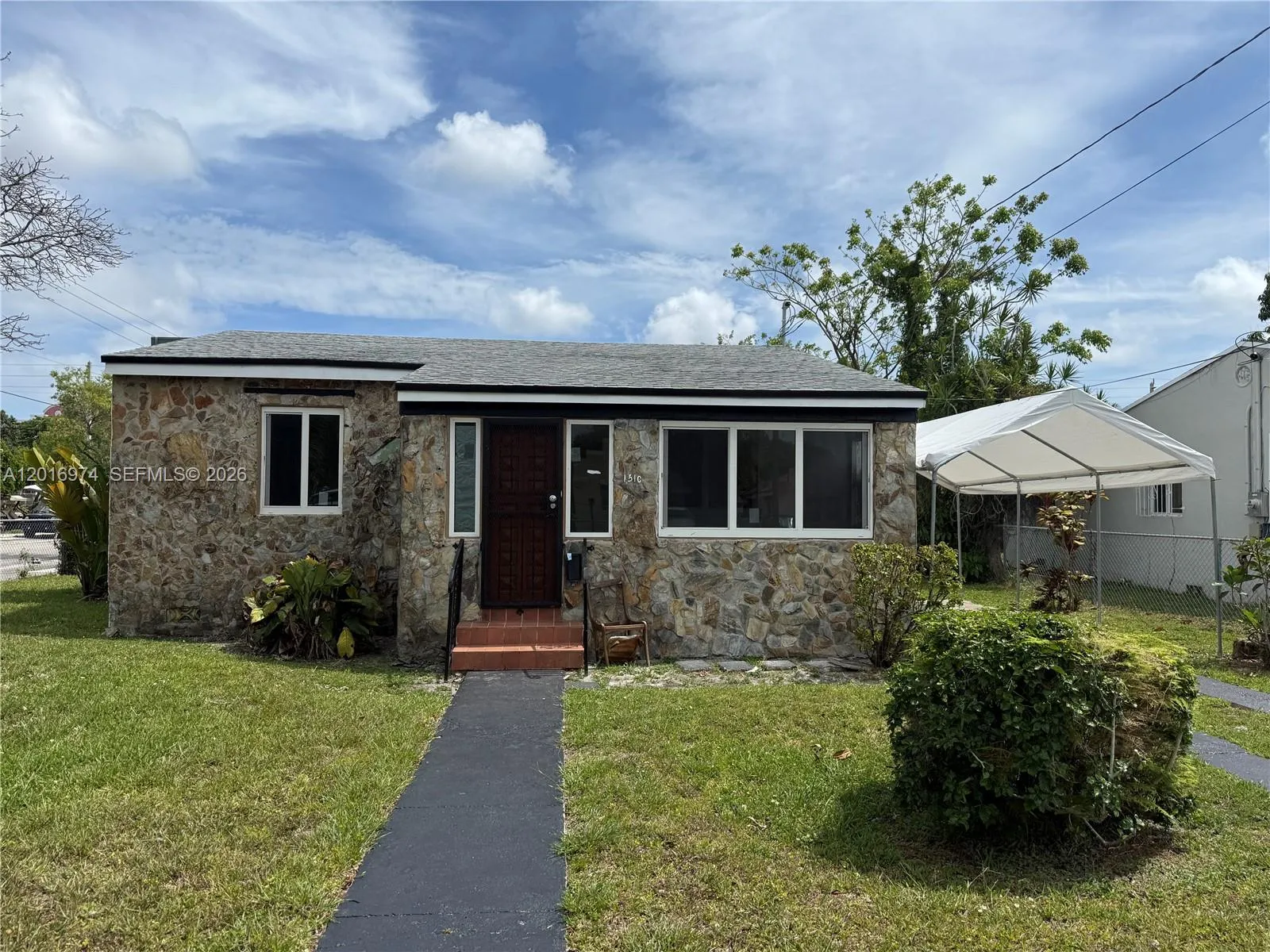 Foto de propiedad en 1510 NW 57th Street, Miami, FL 33142 Miami con MLS# 