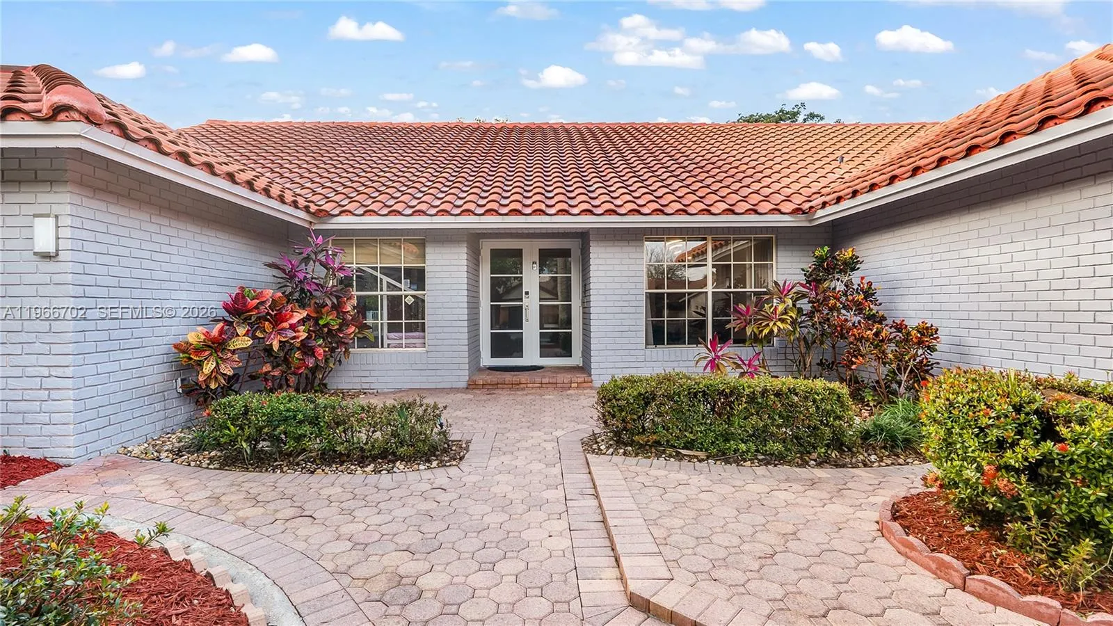 Foto de propiedad en 1510 NW 97th Terrace, Coral Springs, FL 33071 Coral Springs con MLS# 