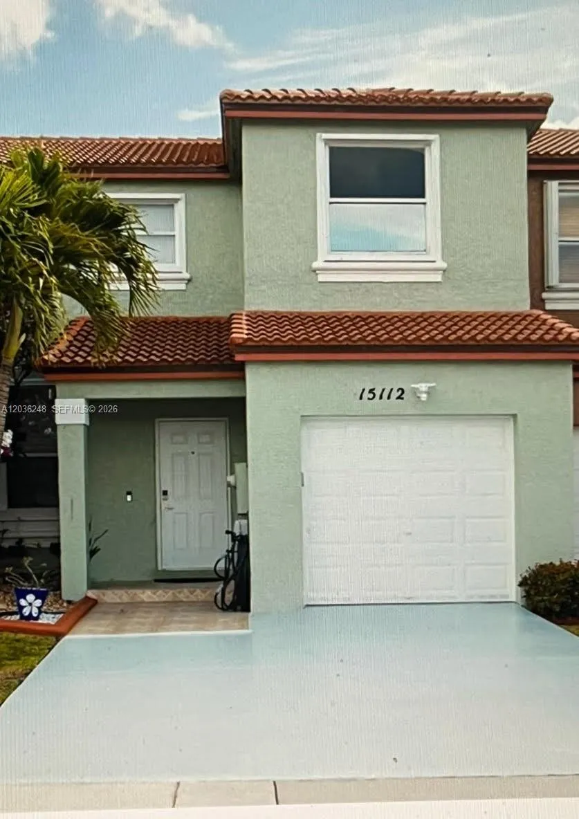 Foto de propiedad en 15112 NW 8th Street 77, Pembroke Pines, FL 33028 Pembroke Pines con MLS# 