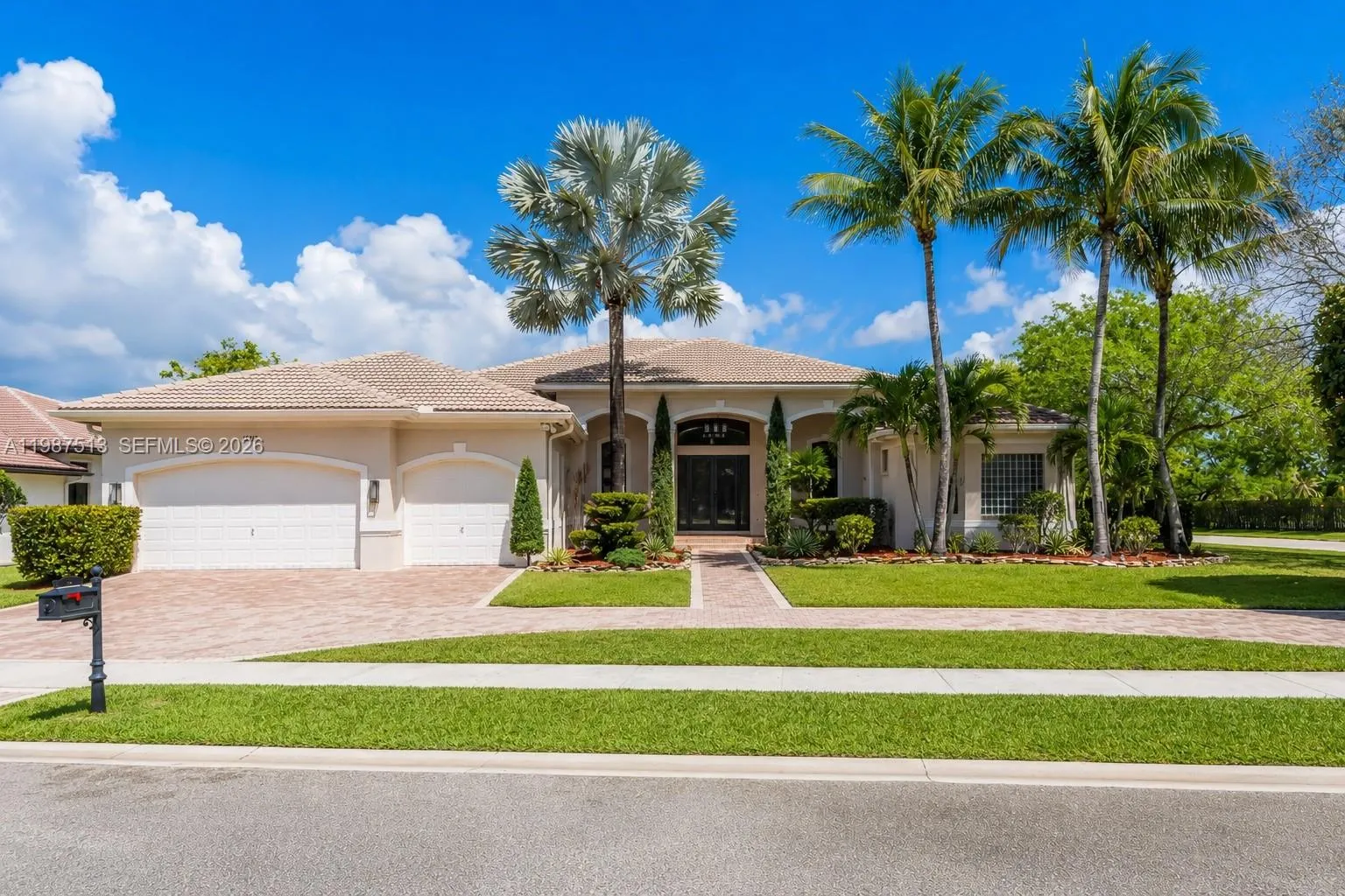 Vendido 15127 SW 40th Street, Davie, FL 33331, Davie, FL 33331