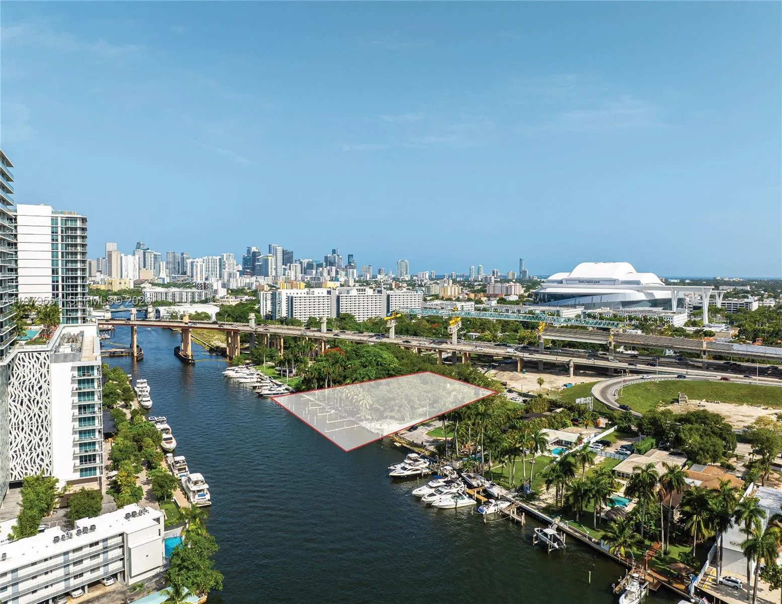 Foto de propiedad en 1515 N River Drive, Miami, FL 33125 Miami con MLS# 