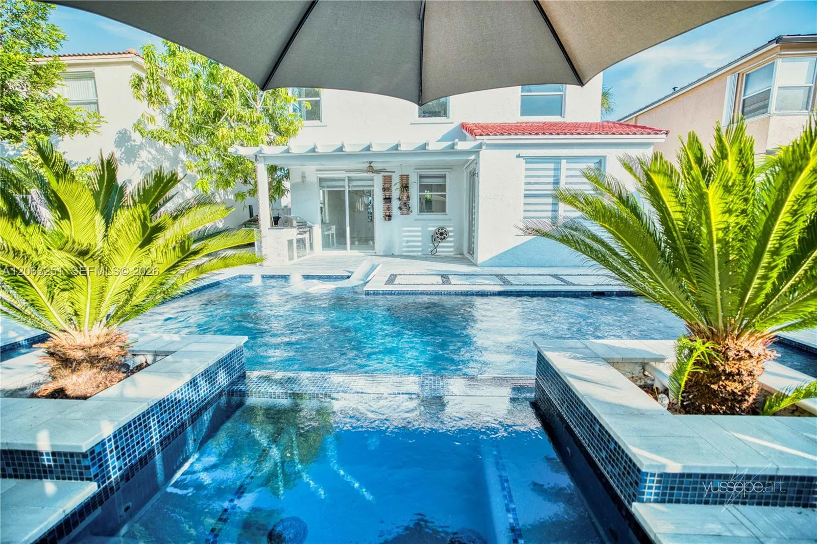 Foto de propiedad en 15151 NW 6th Court 15151, Pembroke Pines, FL 33028 Pembroke Pines con MLS# 