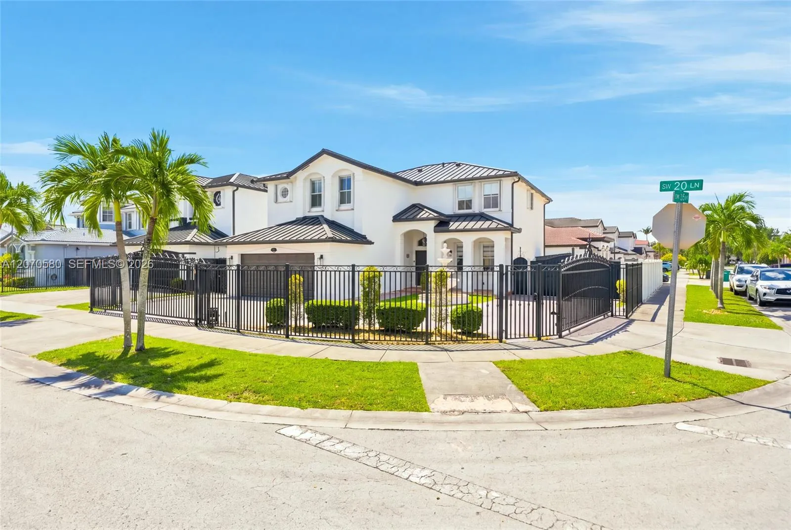 Foto de propiedad en 15154 SW 20th Lane, Miami, FL 33185 Miami con MLS# 