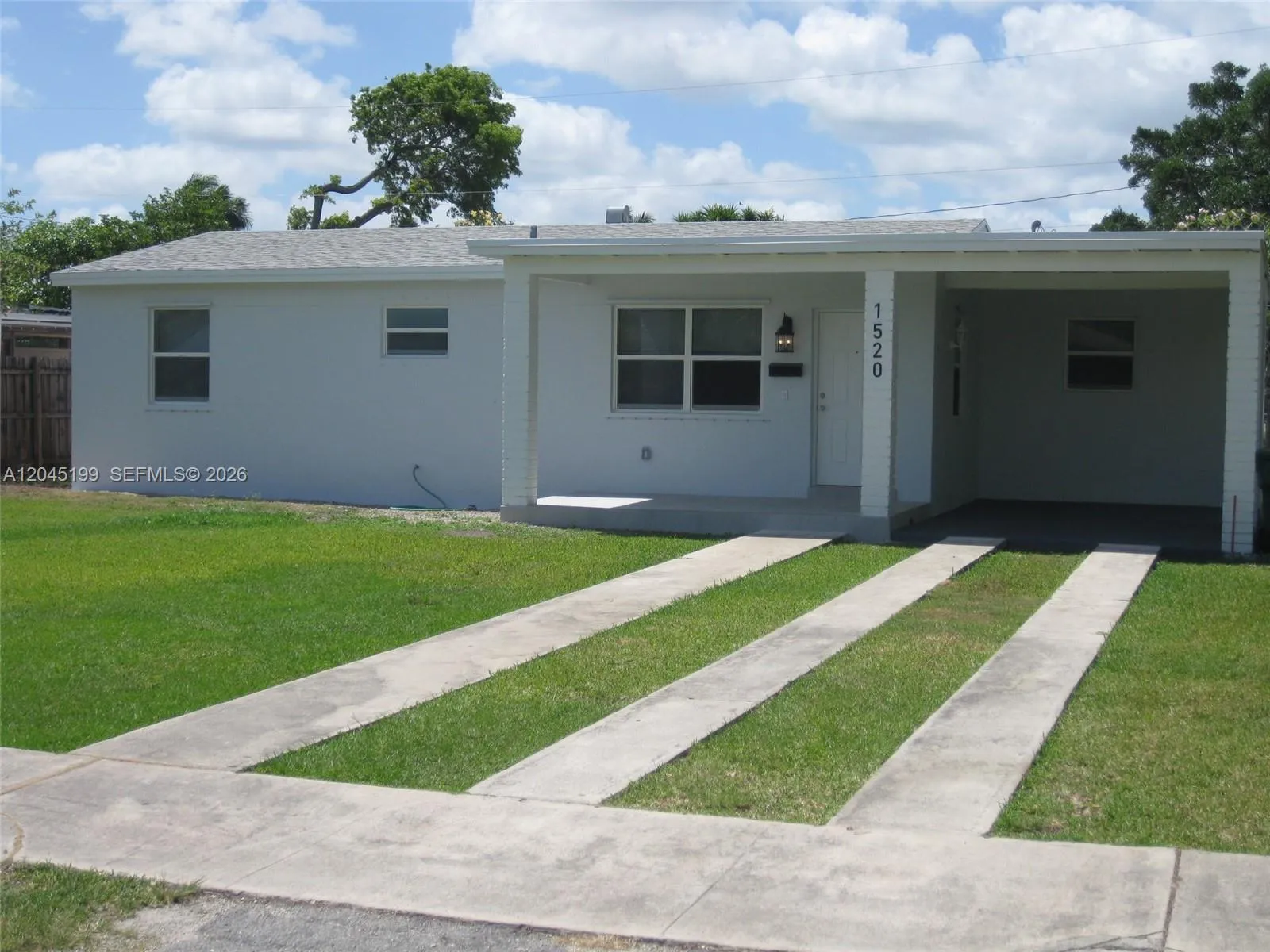 Foto de propiedad en 1520 NE 14th Street, Homestead, FL 33033 Homestead con MLS# 