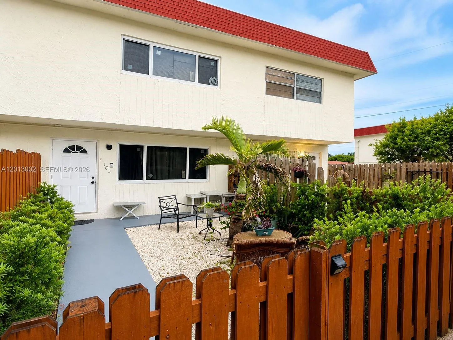 Foto de propiedad en 1520 NE 151st Street 103, Miami, FL 33162 Miami con MLS# 