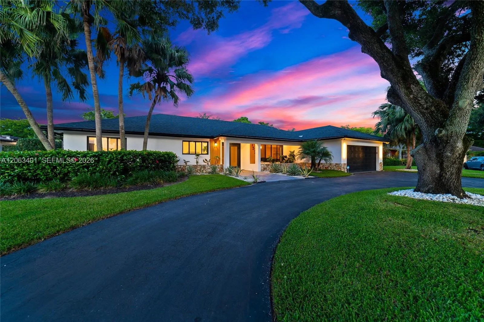 Foto de propiedad en 1520 SW 68th Avenue, Plantation, FL 33317 Plantation con MLS# 
