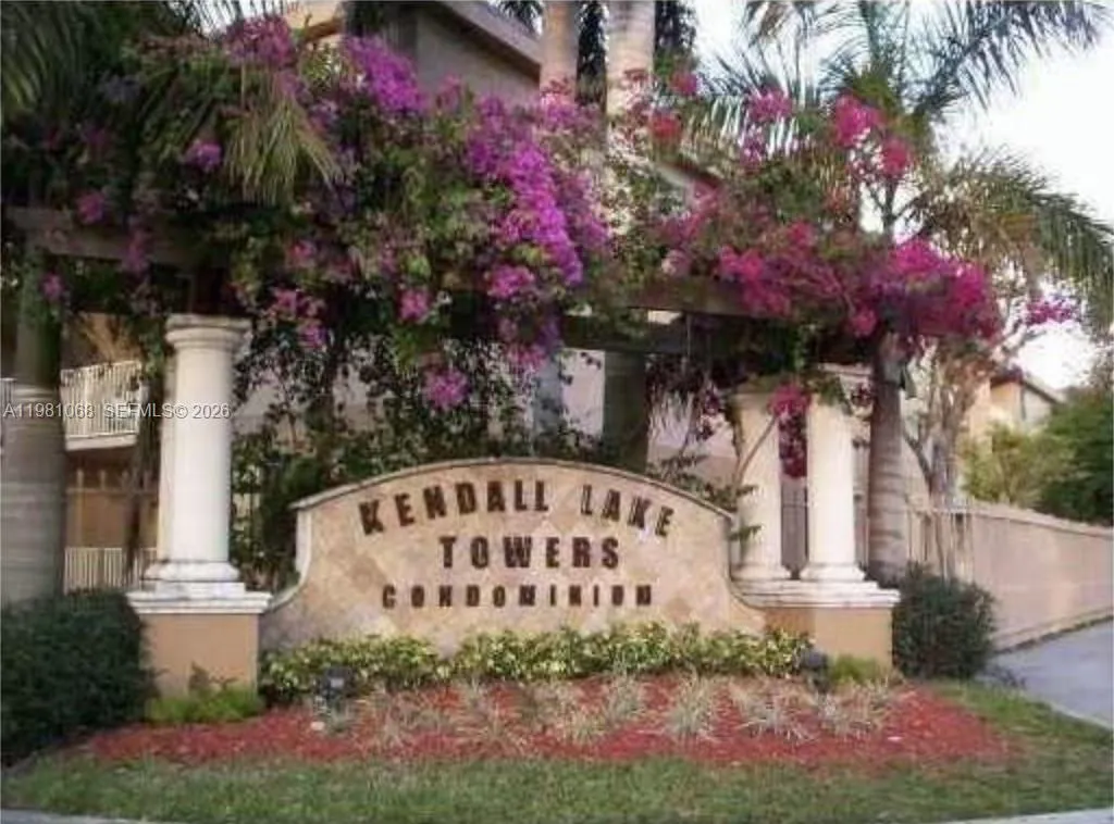 Foto de propiedad en 15231 SW 80th Street 615, Miami, FL 33193 Miami con MLS# 