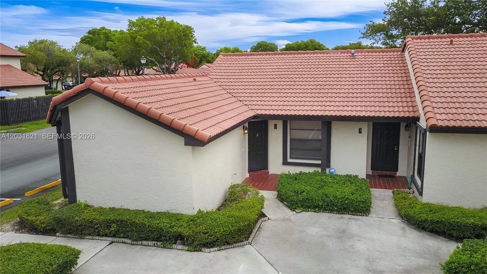 Foto de propiedad en 15240 SW 45th Terrace 54-H, Miami, FL 33185 Miami con MLS# 