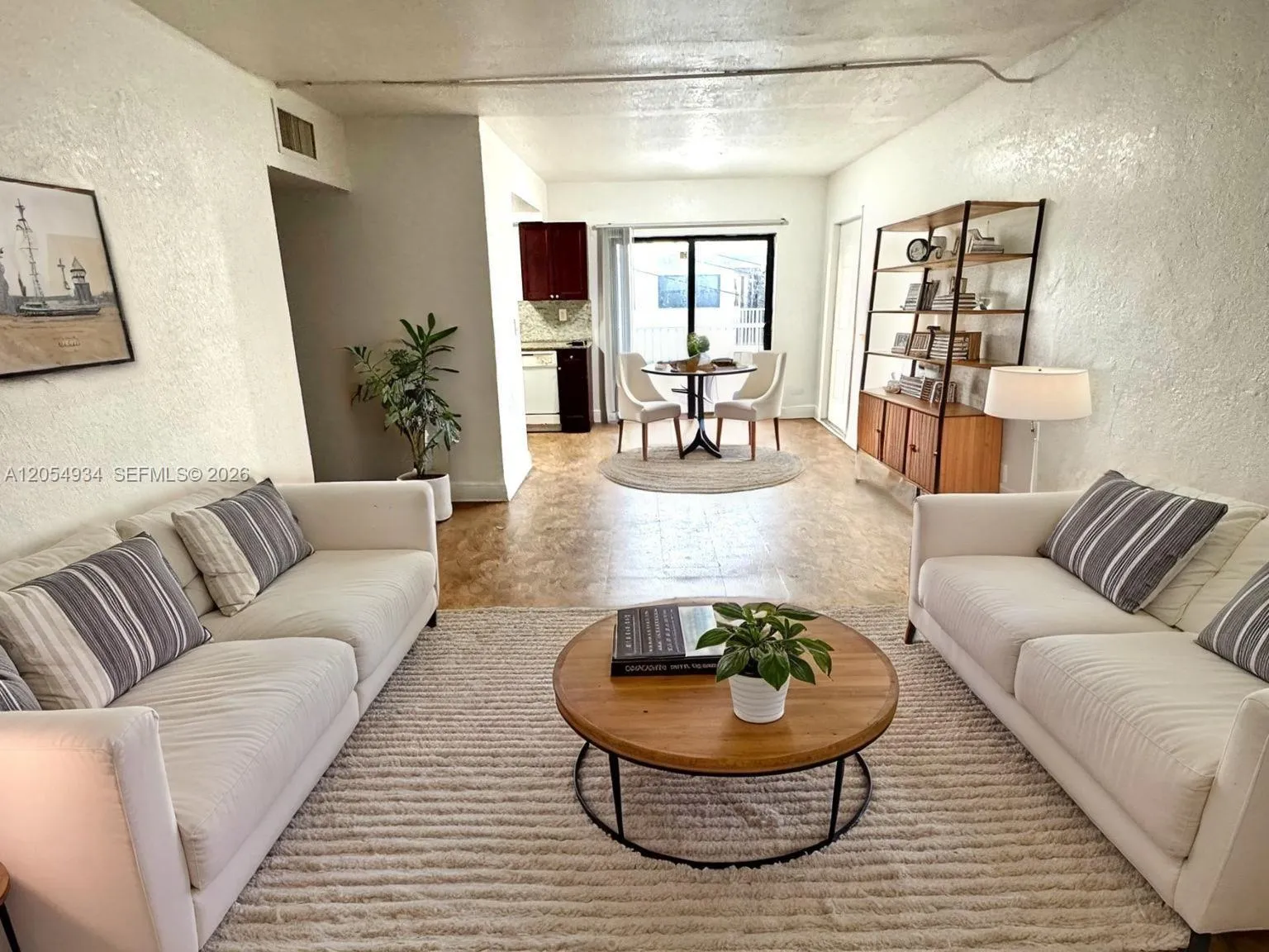 Foto de propiedad en 1525 NE 135th Street 14, North Miami, FL 33161 North Miami con MLS# 