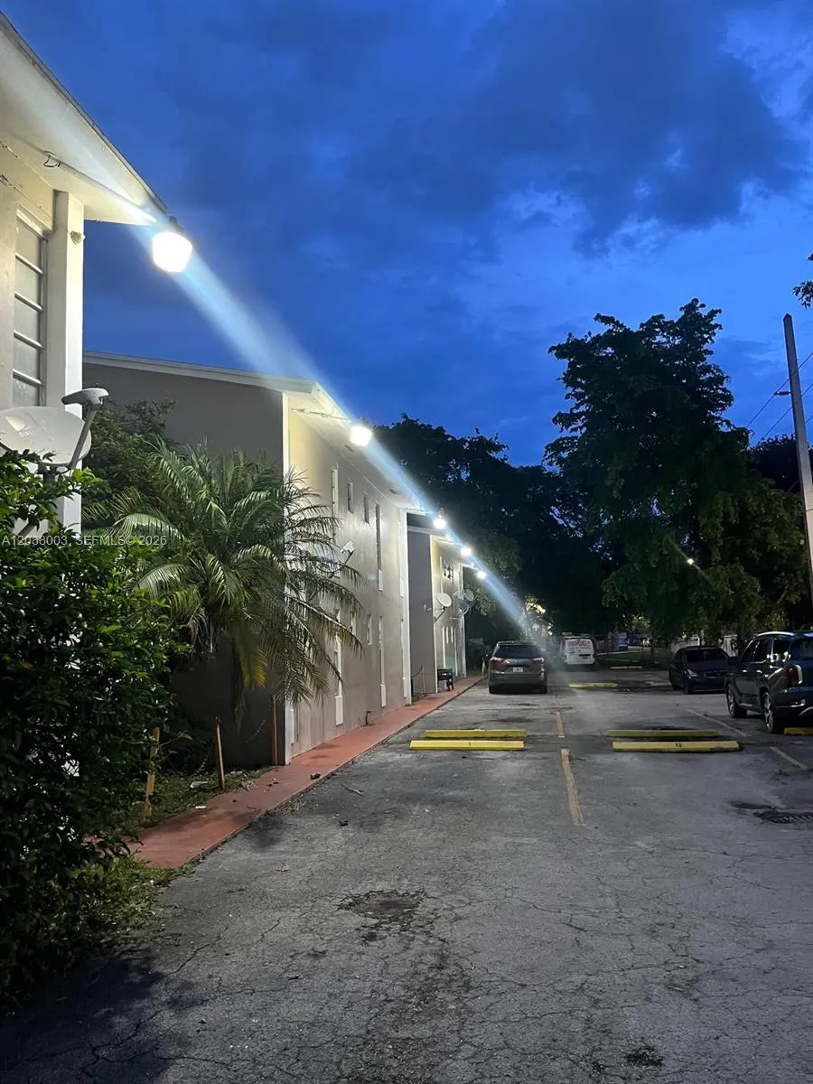 En Renta 1525 NW 19th Terrace 24, Miami, FL 33125, Miami, FL 33125