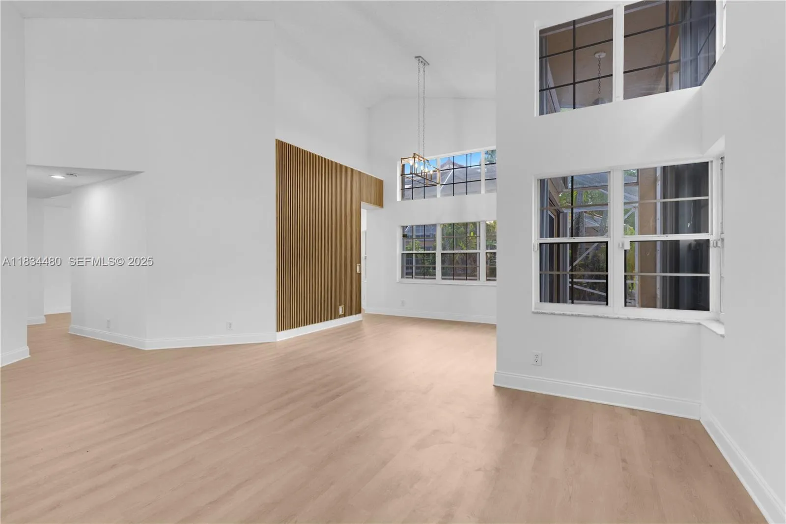 Foto de propiedad en 1525 Seabay Road, Weston, FL 33326 Weston con MLS# 