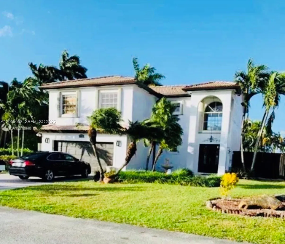 Foto de propiedad en 15253 SW 138th Terrace, Miami, FL 33196 Miami con MLS# 