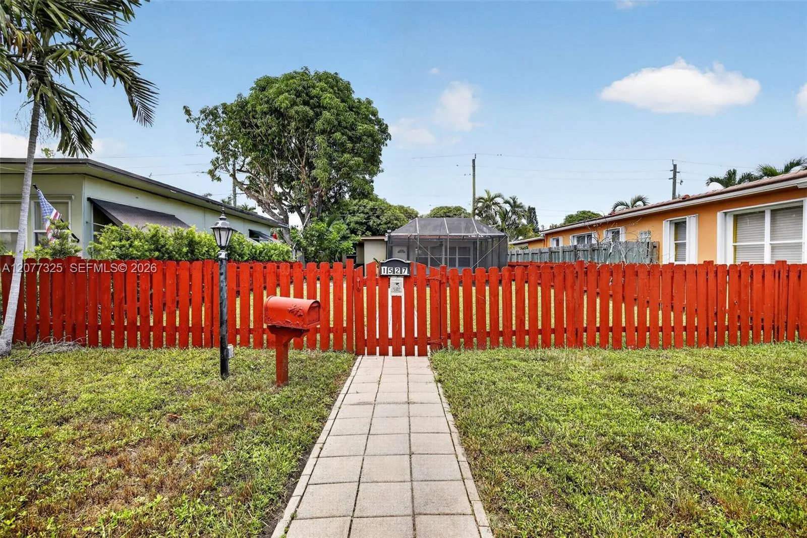Foto de propiedad en 1527 Jackson Street, Hollywood, FL 33020 Hollywood con MLS# 