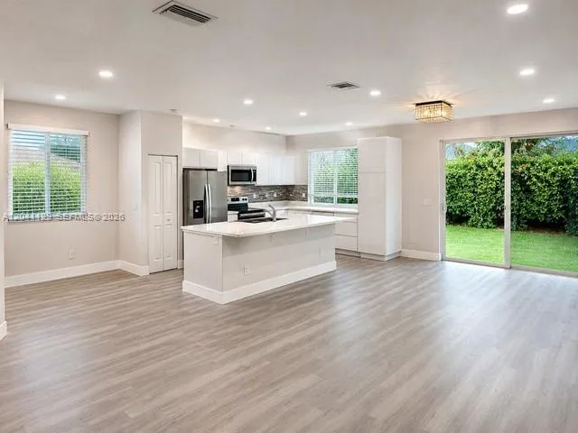 Foto de propiedad en 1528 Salerno Circle 1528, Weston, FL 33327 Weston con MLS# 