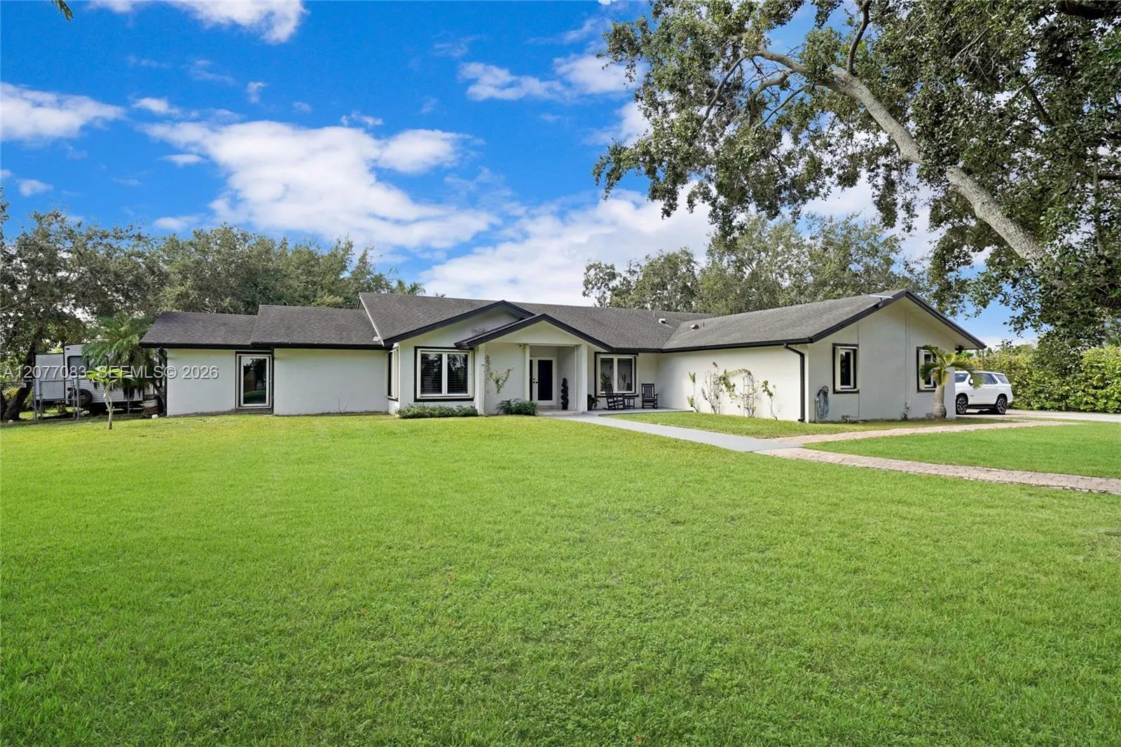 Foto de propiedad en 15290 SW 200th Street, Miami, FL 33187 Miami con MLS# 