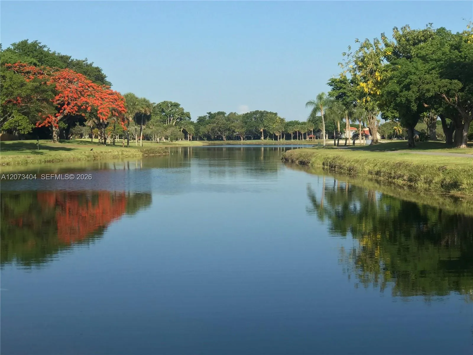 Foto de propiedad en 15295 SW 106th Lane 705, Miami, FL 33196 Miami con MLS#