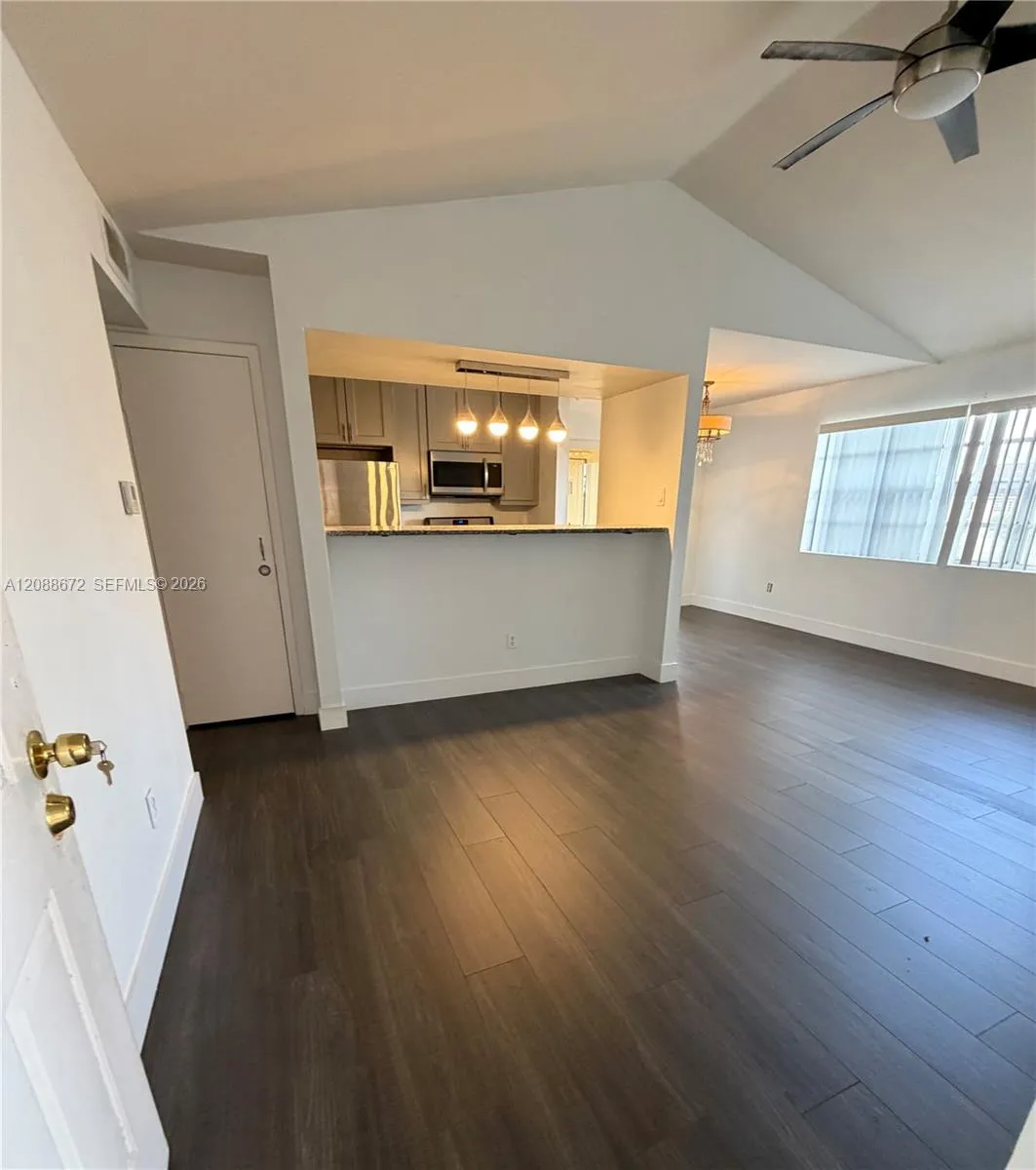 En Venta 15295 SW 107th Lane 1006, Miami, FL 33196, Miami, FL 33196