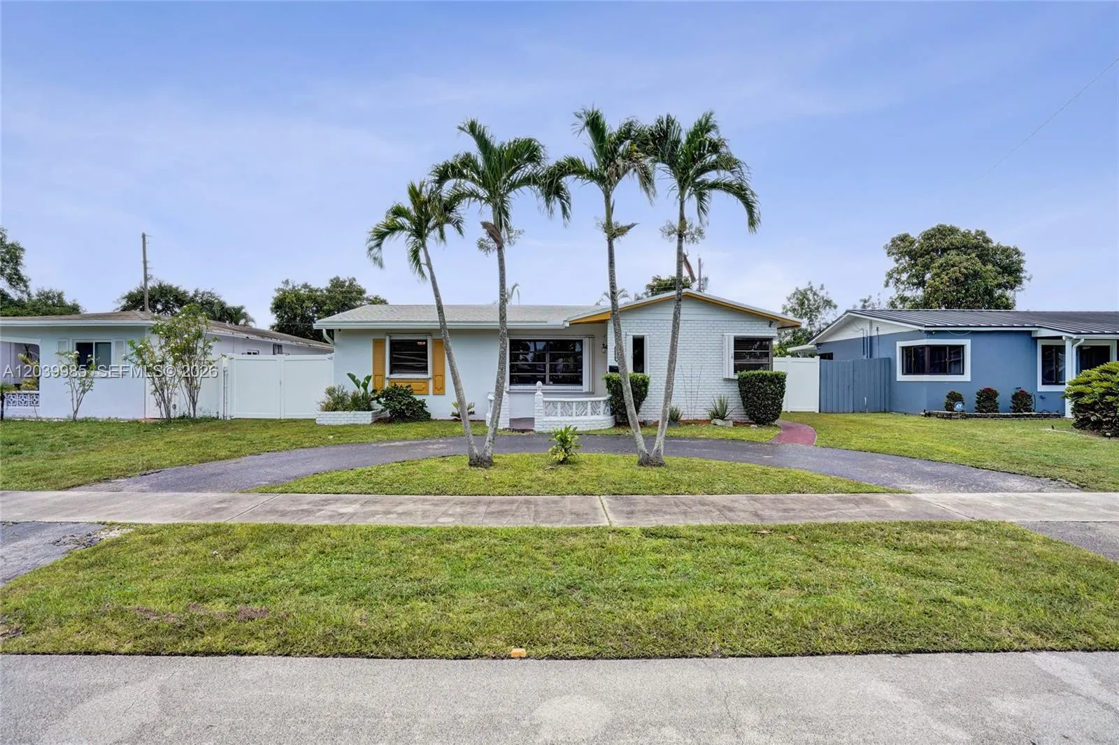 Foto de propiedad en 1530 N 73rd Avenue, Hollywood, FL 33024 Hollywood con MLS# 