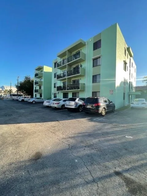 Foto de propiedad en 1530 SW 2nd Street 105, Miami, FL 33135 Miami con MLS# 